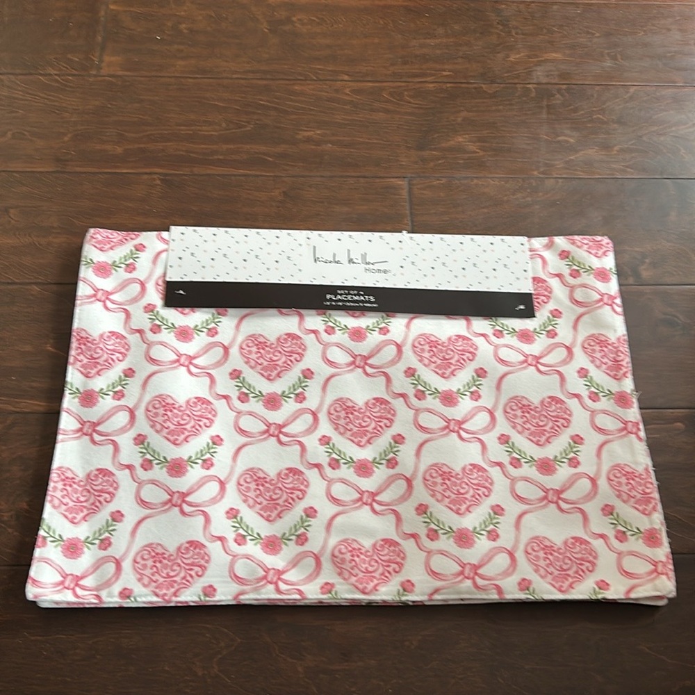 Nicole Miller New Valentines Day Set Of 4 Placemats Pink Ribbons Hearts Floral